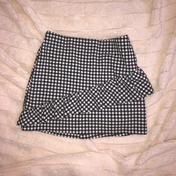Women’s Black and White Plaid Skirt - Picture 1 of 3